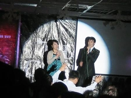 韓國人教堂圣誕節活動化妝